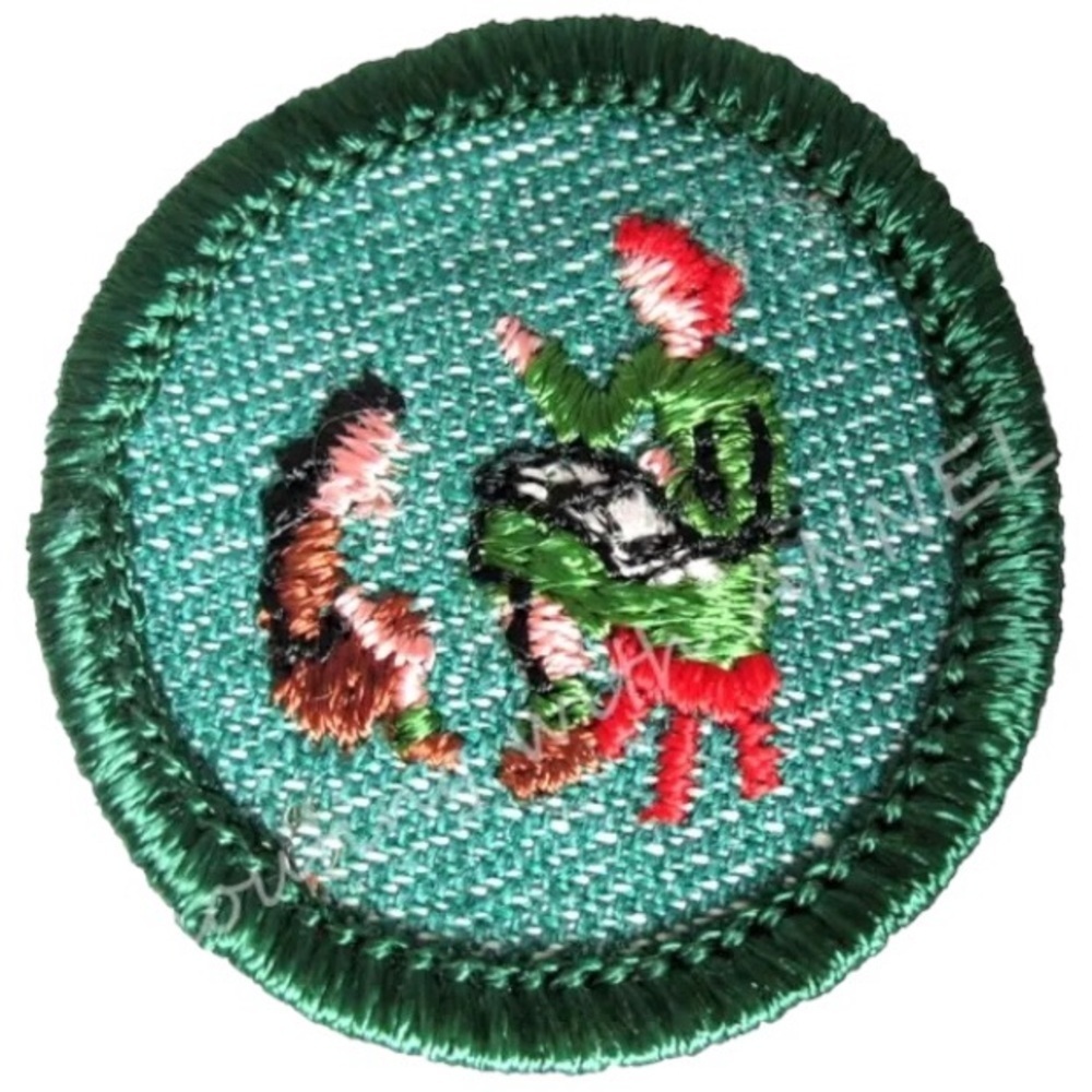 Vintage 1964 Girl Scouts Badge - Round 1.5”
